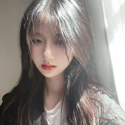 蓝眼睛波利